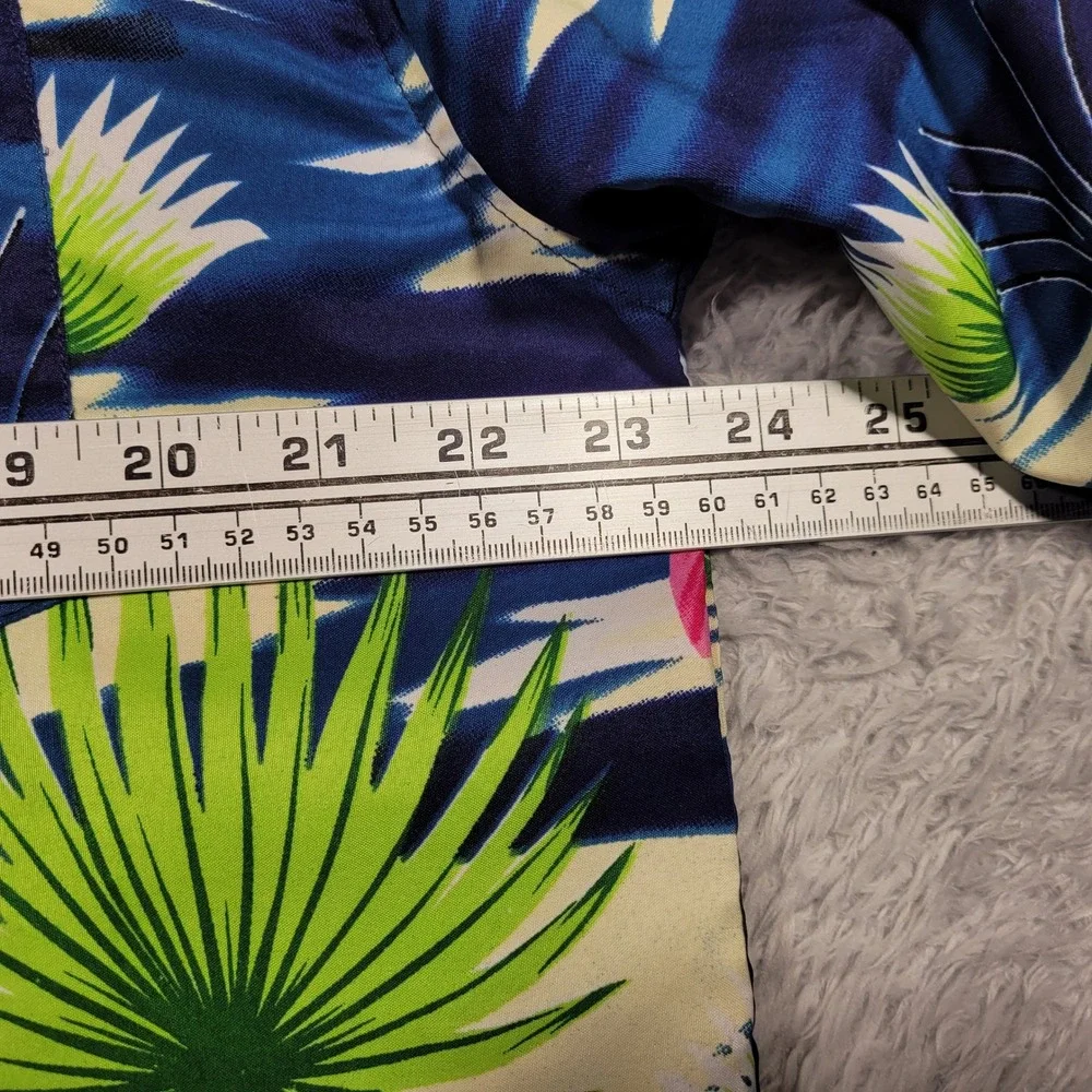 Ocean‎ Blue Hawaiian Shirt Mens Medium Tropical Floral Palm Beach Vacation